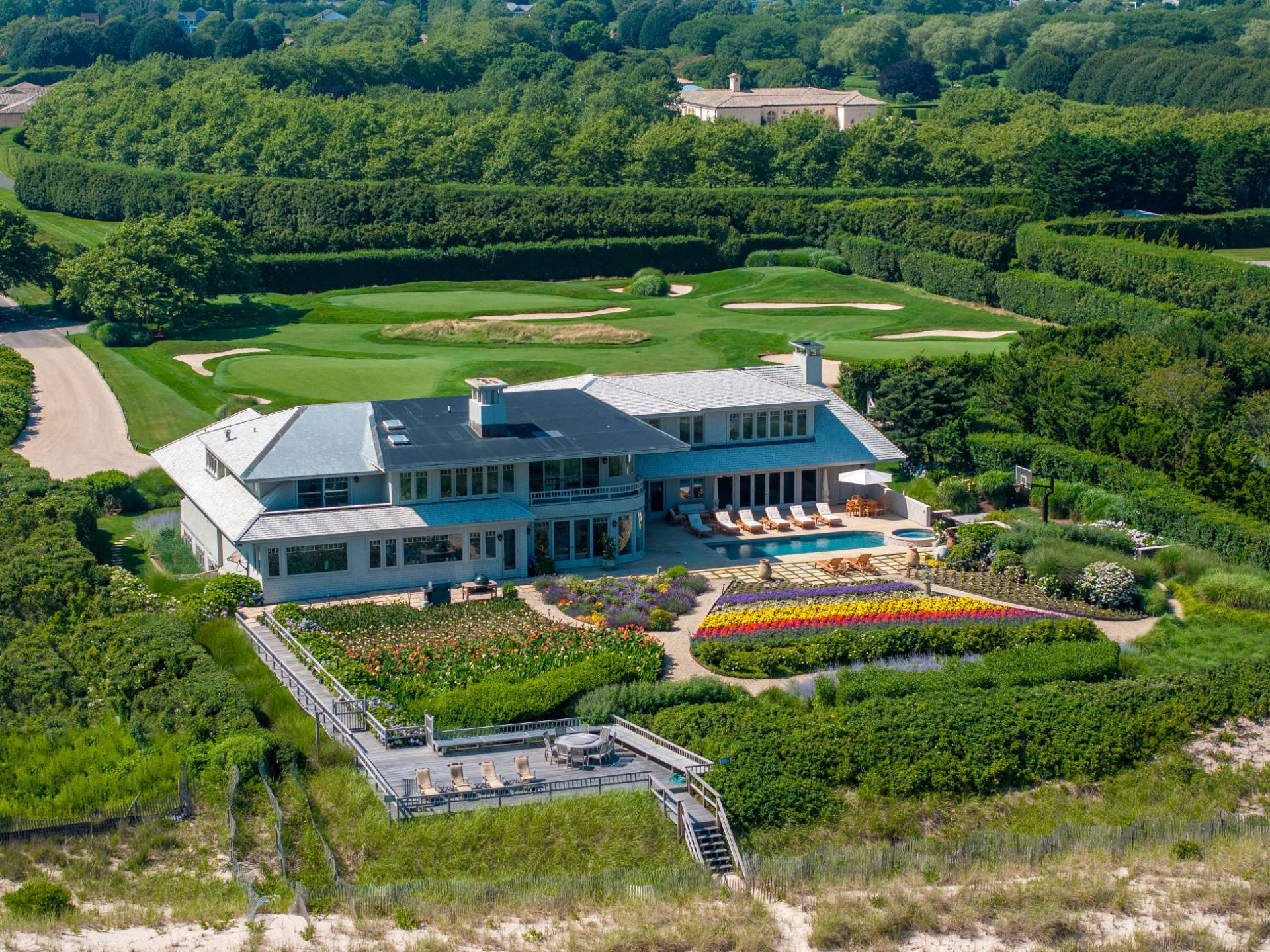 LISTED: 21 Fairfield Pond Ln, Sagaponack NY Hits the Market