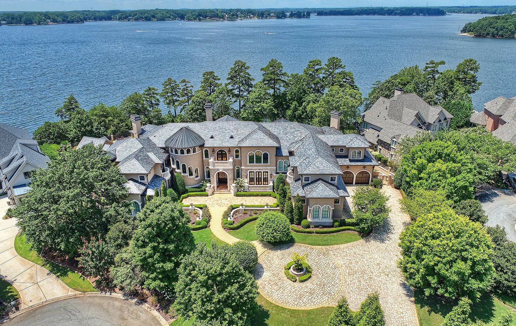 This Week's Golf Real Estate Moves - August 1, 2025