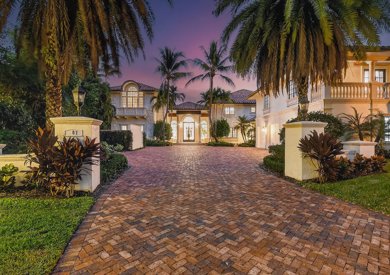 107 Schooner Lane, Jupiter, Florida - courtesy Ellilman.com