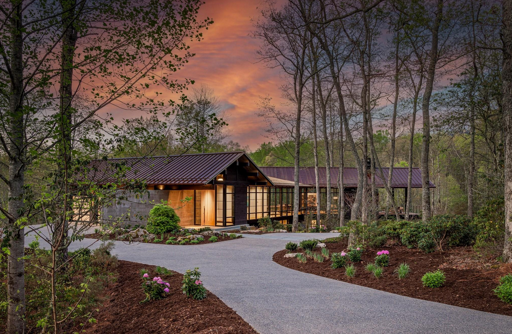 374 Walnut Valley Parkway - The Cliffs at Walnut Cove — courtesy Walnut Cove Realty / Cliffs Realty